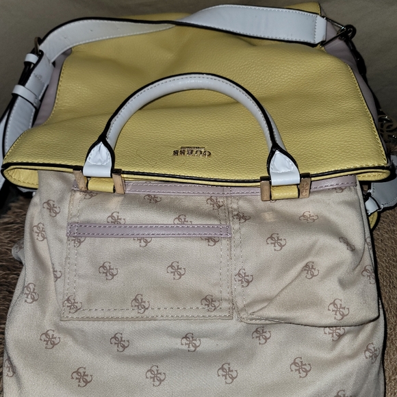 Guess purse - Picture 6 of 12